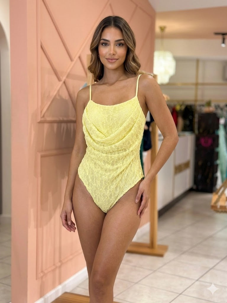 Body petali di pizzo